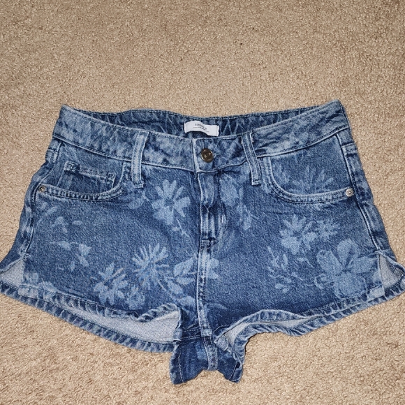 Forever 21 Pants - Forever 21 Flower Shorts